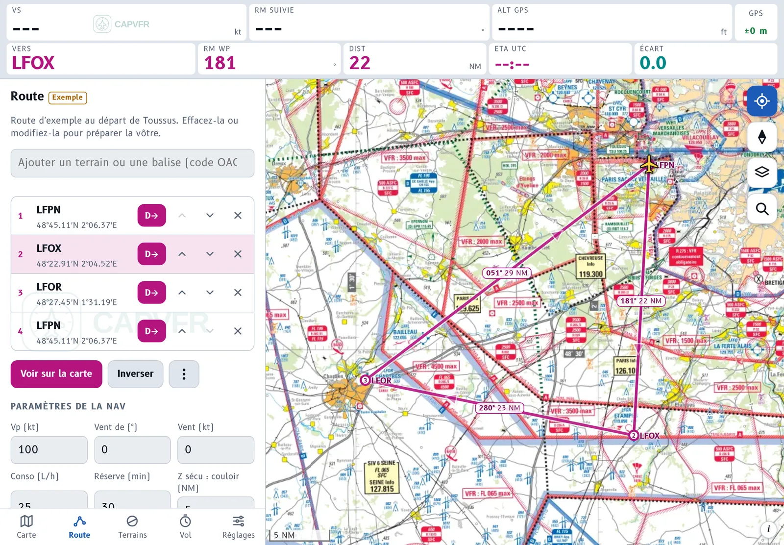 CAPVFR sur iPad : la route à gauche, la carte SIA à droite avec les branches annotées